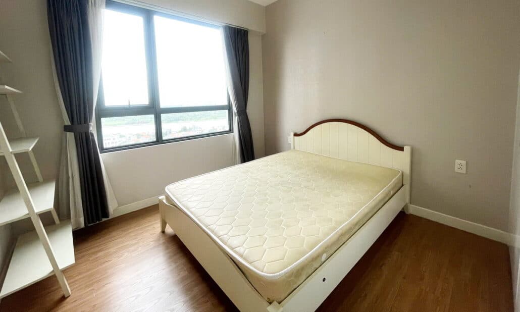 Cho thuê căn hộ Masteri Thảo Điền 3 phòng ngủ đủ nội thất tầng cao view sông